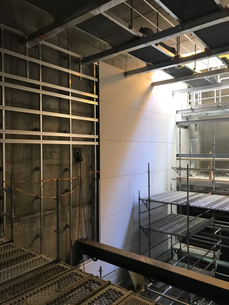 Kivenlahden metroaseman kuiluseina concrete skin -levyilla, Allface-runko ja asennustelineet, Espoo